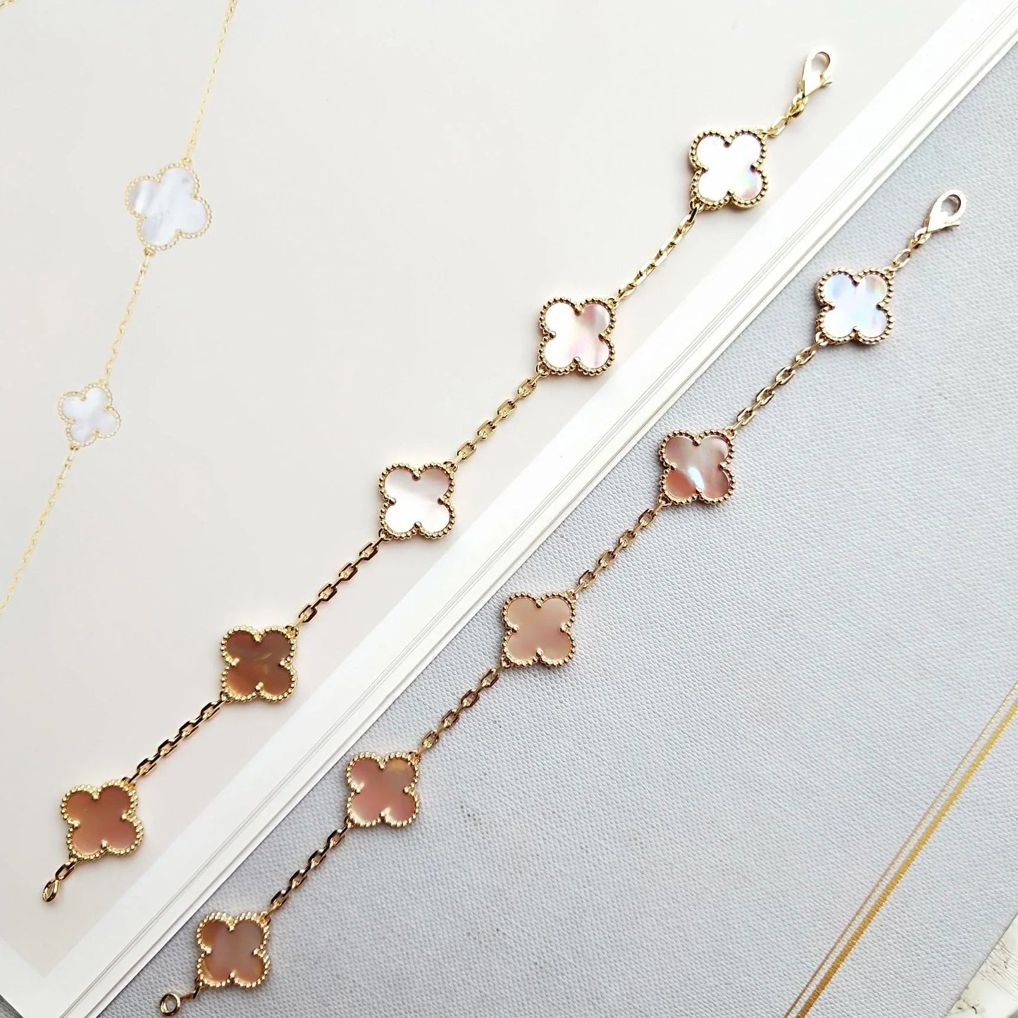 [Joyas Regalia] PULSERA TRÉBOL 5 MOPA ROSA