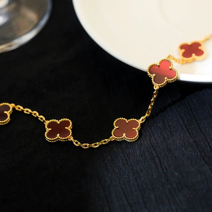 [Joyas Regalia]Pulsera de ágata roja con cinco motivos de trébol 
