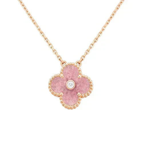 [Joyas Regalia] COLLAR DE RODONITA CON DIAMANTES Y TRÉBOL DE 15 MM
