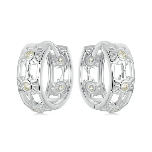 Pendientes de aro con forma de corazón de amor infinito chapados en oro blanco, ligeros y con forma de cartílago.