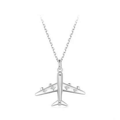 Delicado collar con colgante de avión chapado en platino