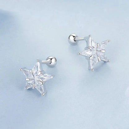 Pendientes de estrella brillante con circonita cúbica bañada en platino