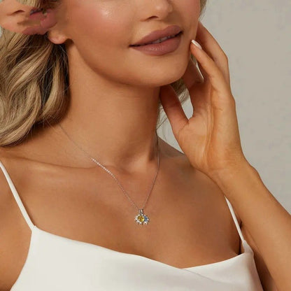 Collar de Sol y Luna bañado en oro blanco