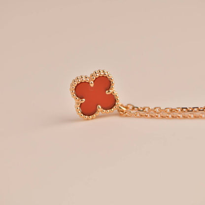 [Joyas Regalia]COLLAR MINI TRÉBOL DE 9,5 MM DE CARNELIA BLANCA