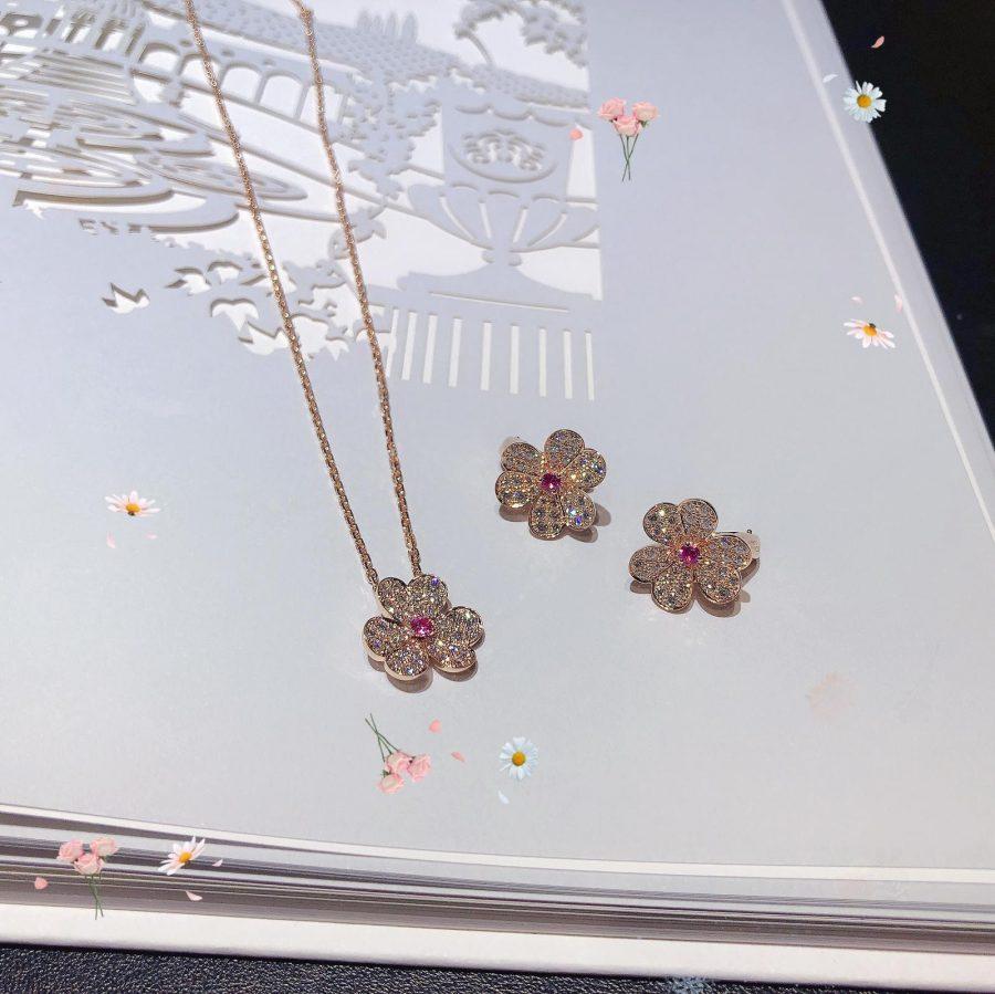 [Joyas Regalia] PENDIENTES FRIVOLE DE FLOR DE ORO ROSA CON DIAMANTES