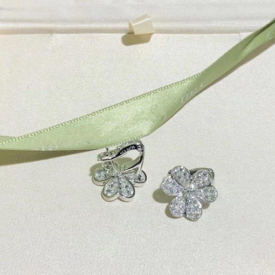 [Joyas Regalia] PENDIENTES DE FLOR DE PLATA CON DIAMANTES FRIVOLE