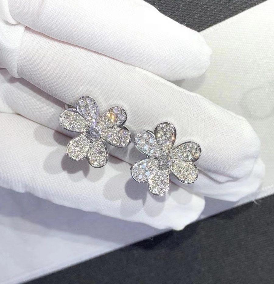 [Joyas Regalia] PENDIENTES DE FLOR DE PLATA CON DIAMANTES FRIVOLE