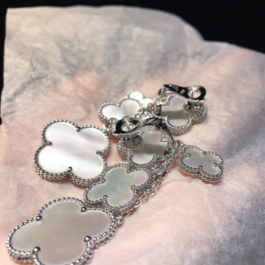 [Joyas Regalia]PENDIENTES TRÉBOL BLANCO 4 MOTIVOS PLATA