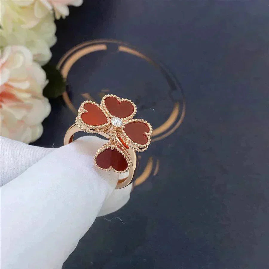 [Joyas Regalia]Anillo de cornalina y trébol de olor
