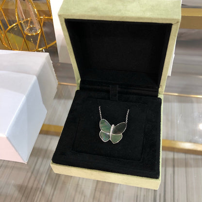 [Bijoux Regalia] GRAND COLLIER PENDENTIF PAPILLON EN ARGENT ET DIAMANT