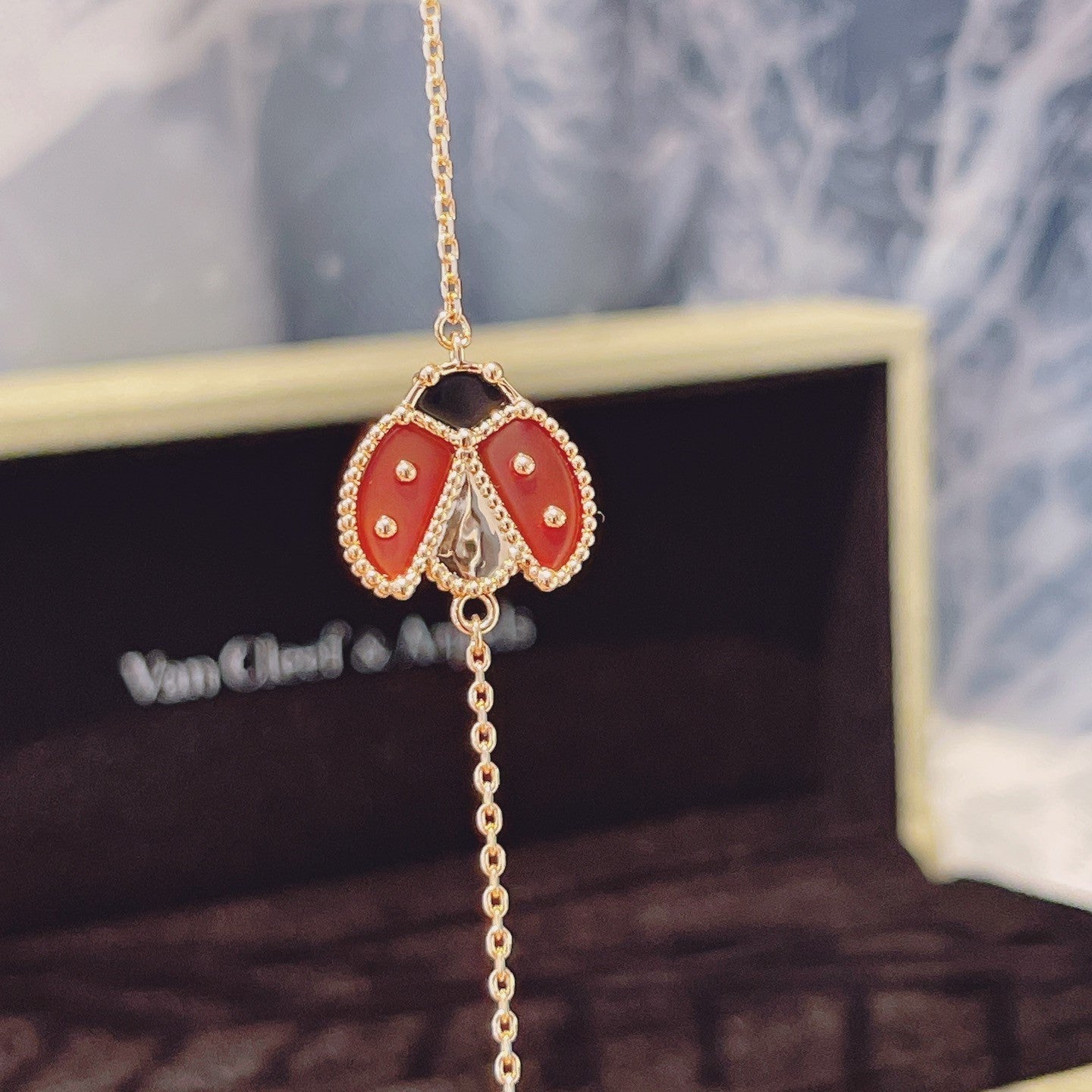 [Joyas Regalia] PULSERA DE ORO ROSA CON 1 MOTIVO DE LUCKY SPRING