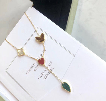 [Joyas Regalia] COLLAR DE ORO ROSA CON 4 MOTIVOS LUCKY SPRING