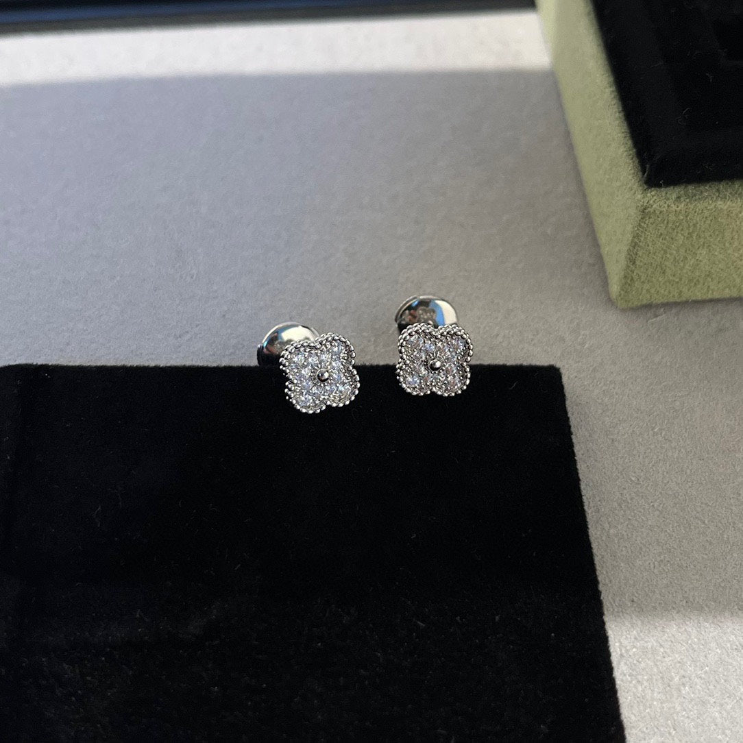[Joyas Regalia] PENDIENTES MINI DE DIAMANTES CON Trébol