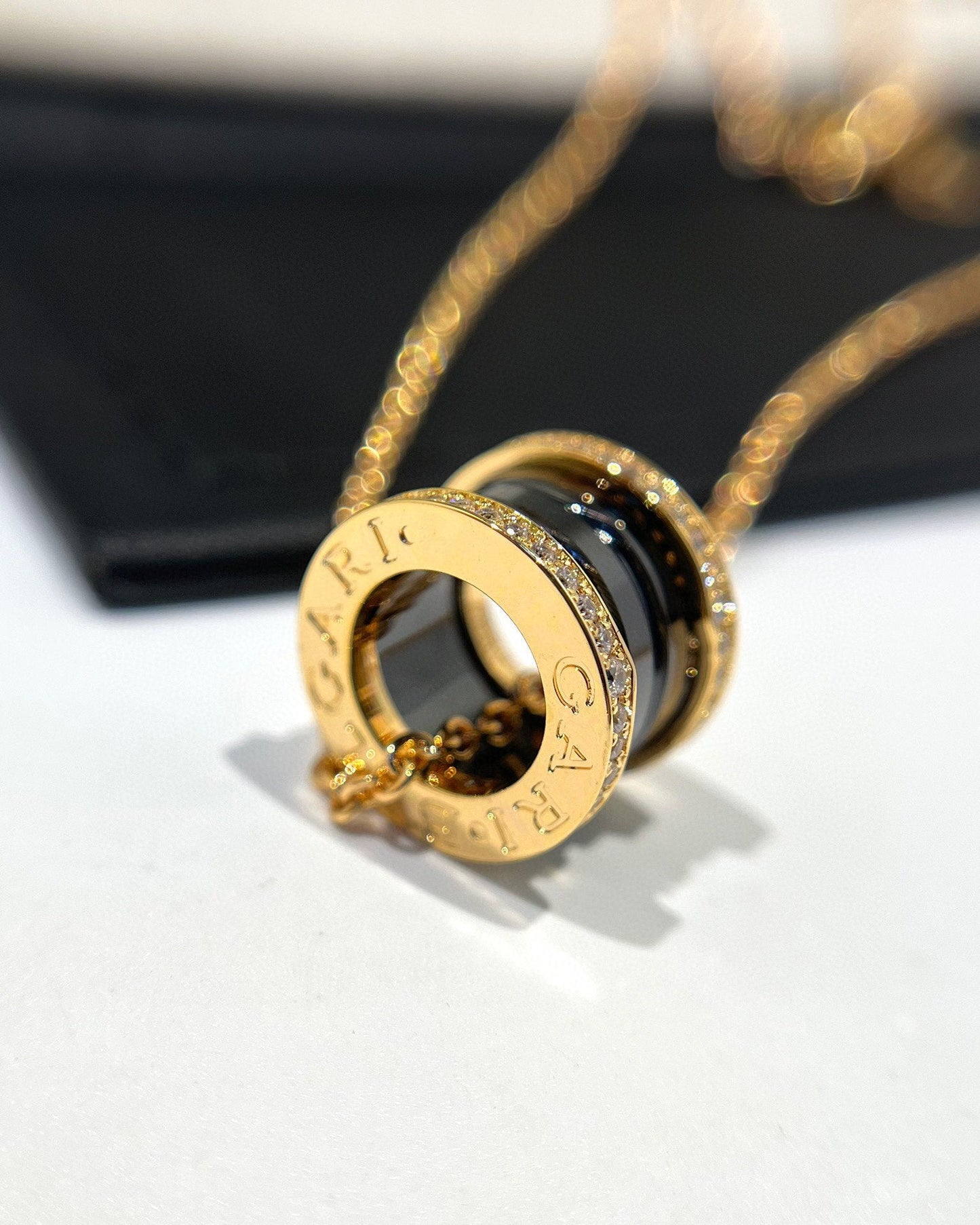 [Joyas Regalia] COLLAR DE ORO ROSA CON DIAMANTES DE CERÁMICA NEGRA ZERO 1