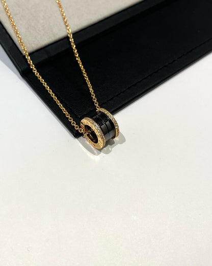 [Joyas Regalia] COLLAR DE ORO ROSA CON DIAMANTES DE CERÁMICA NEGRA ZERO 1